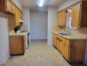 811 Gerry Ln in Porterville, CA - Building Photo - Building Photo