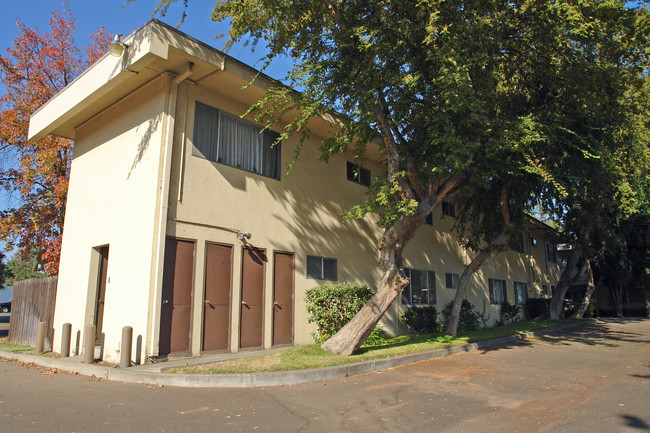 Pacific Arms Apartments in Stockton, CA - Foto de edificio - Building Photo