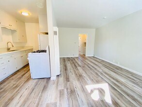 1311 E 1st St in Long Beach, CA - Building Photo - Building Photo