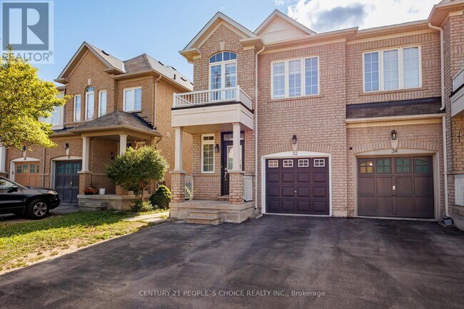 32 Frenchpark Cir in Brampton, ON - Building Photo - Building Photo
