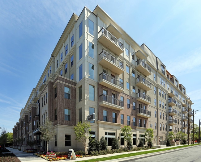 Howell Uptown in Dallas, TX - Building Photo - Building Photo
