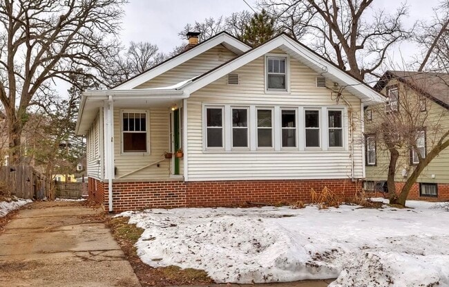 property at 1242 47th St