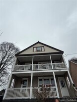 1332 Oak St in Syracuse, NY - Building Photo