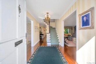 22 Bayside Dr in Great Neck, NY - Building Photo - Building Photo