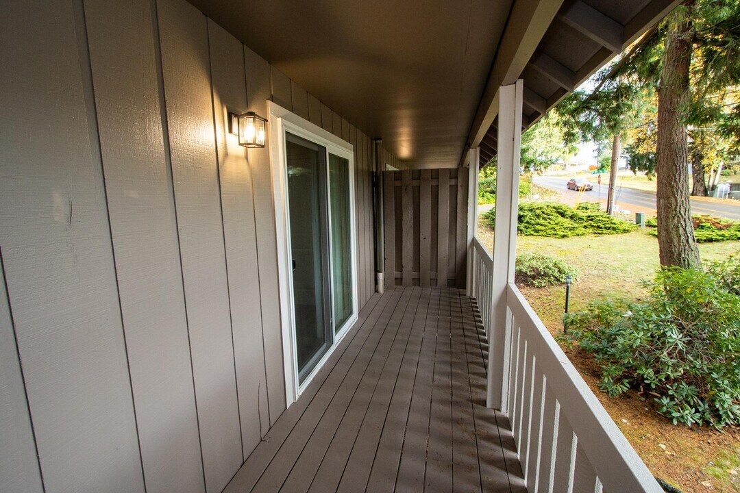 403 43rd Ave SW in Puyallup, WA - Building Photo