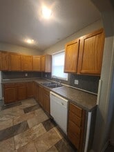 1105 Hunter Dr in Lake Charles, LA - Building Photo - Building Photo