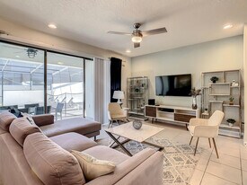 2404 Tangier Dr in Kissimmee, FL - Building Photo