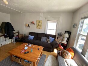 66 Murdock St, Unit 2 in Boston, MA - Foto de edificio - Building Photo