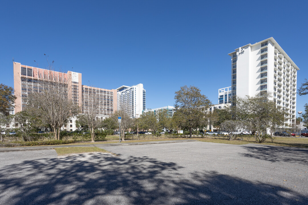 Monarch Tower in Orlando, FL - Building Photo