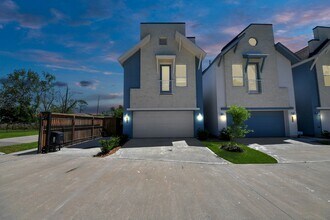 1053 Glenn Ave in Houston, TX - Building Photo - Building Photo
