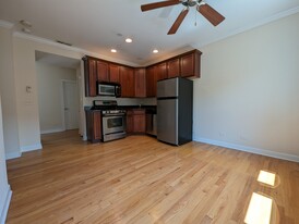 3252 N Clifton Ave, Unit E3 Apartamentos