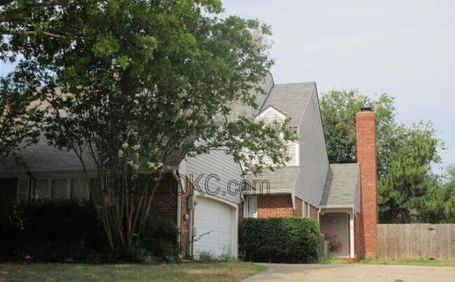 911 Leisure Dr