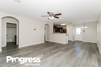 428 Ruby Ln in Jarrell, TX - Foto de edificio - Building Photo