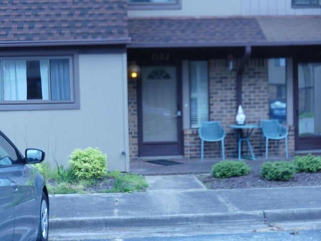 property at 1122 Willow Green Dr