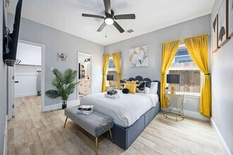 8138 Bassett St in Houston, TX - Building Photo - Building Photo