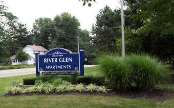 River Glen in Reynoldsburg, OH - Foto de edificio - Building Photo