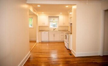 1420 S Kilbourne Rd in Columbia, SC - Building Photo - Building Photo