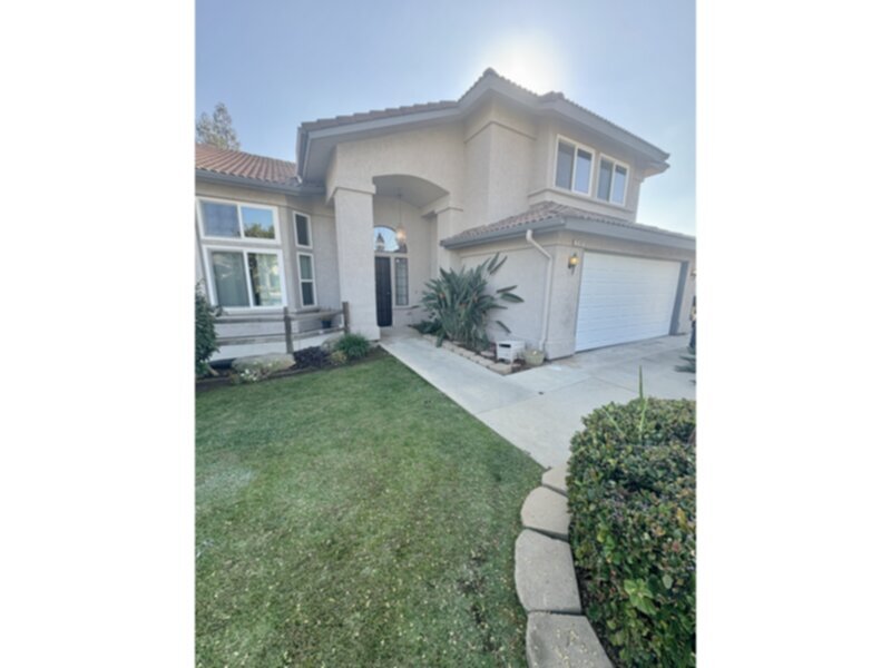 2142-2142 Sample Ave in Clovis, CA - Building Photo
