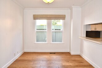 212 Camino Real in Redondo Beach, CA - Building Photo - Building Photo