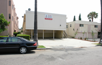 352 W Lomita Ave in Glendale, CA - Building Photo - Building Photo