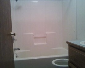 507 Reed St E in Zillah, WA - Building Photo - Building Photo