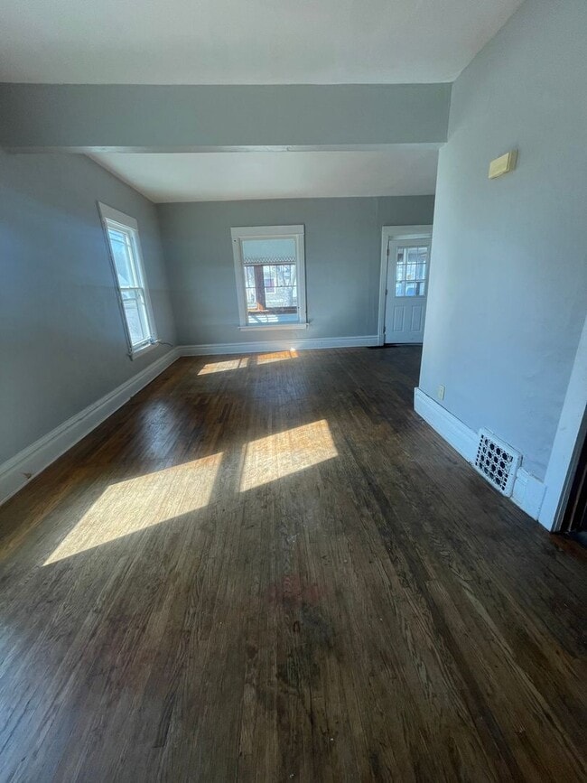 237 Center St in Waterloo, IA - Building Photo - Building Photo