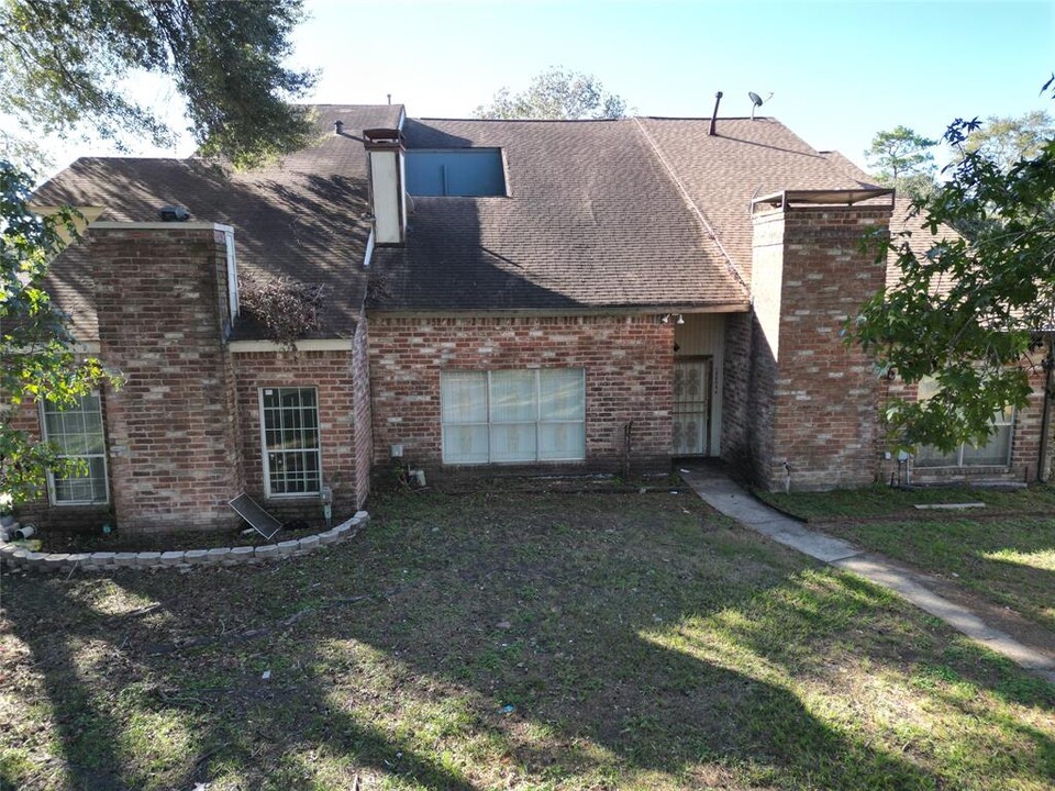 12203 Wild Pine Dr in Houston, TX - Building Photo