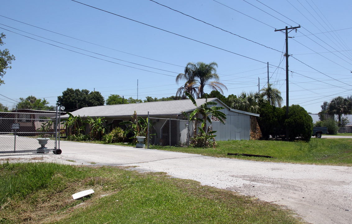 4130 Causeway Blvd in Tampa, FL - Building Photo