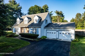 1 Patricia Ln in Saratoga Springs, NY - Building Photo - Building Photo