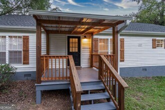 1051 Tamplin Rd in Madison, GA - Building Photo - Building Photo