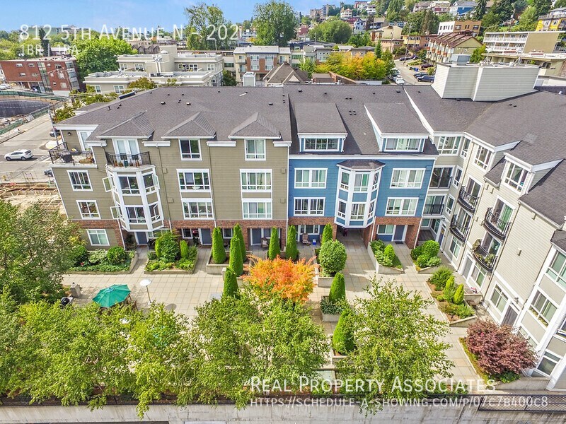 812 5th Ave N in Seattle, WA - Foto de edificio