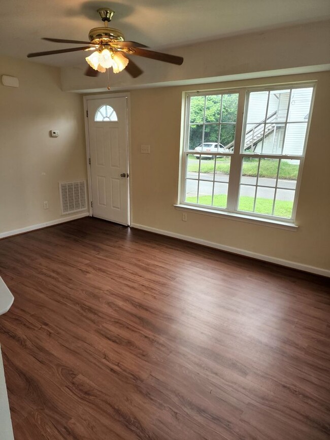 1101 Peartree Rd in Elizabeth City, NC - Building Photo - Building Photo