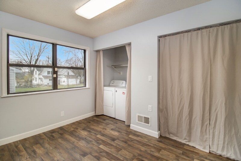 408 N Perrine St in Jackson, MI - Building Photo