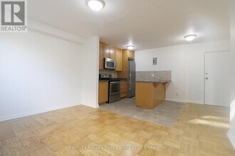 500 Gilbert Ave in Toronto, ON - Building Photo - Building Photo