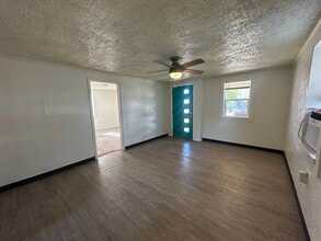 914 E 18th St in Scottsbluff, NE - Building Photo - Building Photo