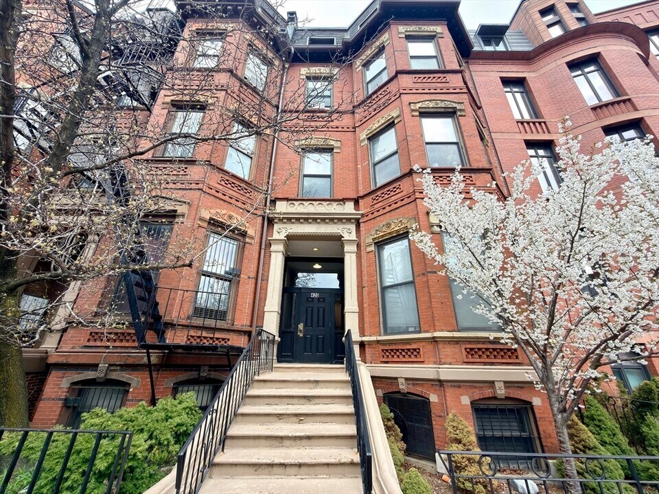420 Massachusetts Ave in Boston, MA - Building Photo
