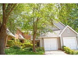 9024 St Thomas Ln in Charlotte, NC - Building Photo