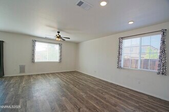 9800 Fishermans Reef Ct in Reno, NV - Building Photo - Building Photo