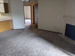 205 5th St in Coralville, IA - Building Photo - Building Photo