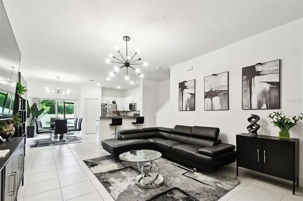 2513 Sunray Venus Wy in Ruskin, FL - Building Photo