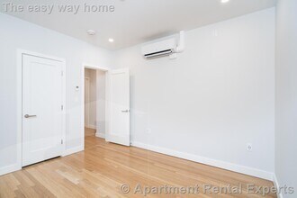 17 Forest St in Cambridge, MA - Foto de edificio - Building Photo