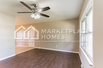 70 W Adams Dr in Sauget, IL - Building Photo - Building Photo