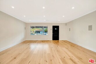 12512 Hatteras St in Los Angeles, CA - Foto de edificio - Building Photo