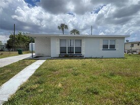 21323 Meehan Ave in Port Charlotte, FL - Building Photo