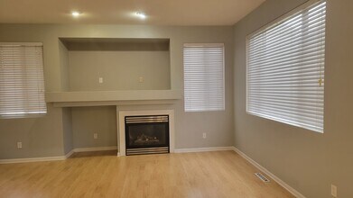 6526 Commonwealth Dr, Unit 6526 Commonwealth Dr in Loves Park, IL - Foto de edificio - Building Photo