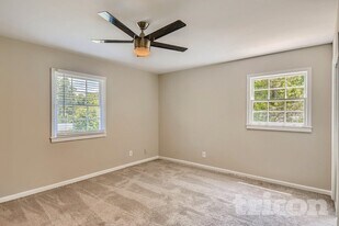 535 Circle Dr in Fayetteville, GA - Building Photo