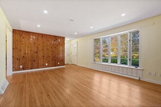 67 Hicock Dr in Southbury, CT - Building Photo - Building Photo