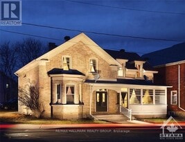 15 Elmsley St N in Smiths Falls, ON - Building Photo