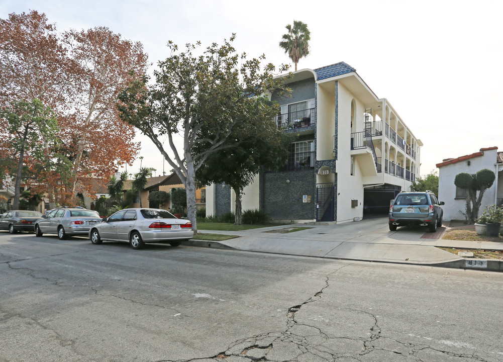 810 W Dryden St in Glendale, CA - Building Photo