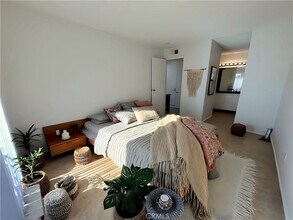 51049 Eisenhower Dr, Unit B in La Quinta, CA - Foto de edificio - Building Photo